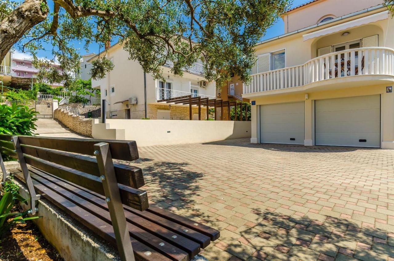 Apartments And Room Maestral Trogir Exterior foto
