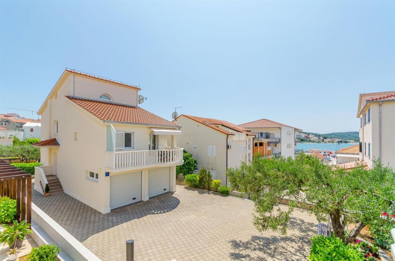 Apartments And Room Maestral Trogir Exterior foto