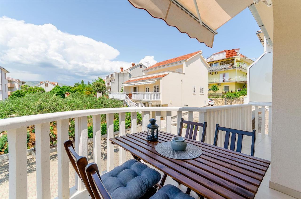 Apartments And Room Maestral Trogir Exterior foto
