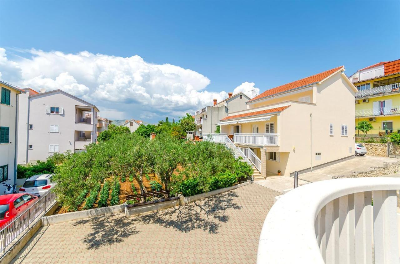 Apartments And Room Maestral Trogir Exterior foto
