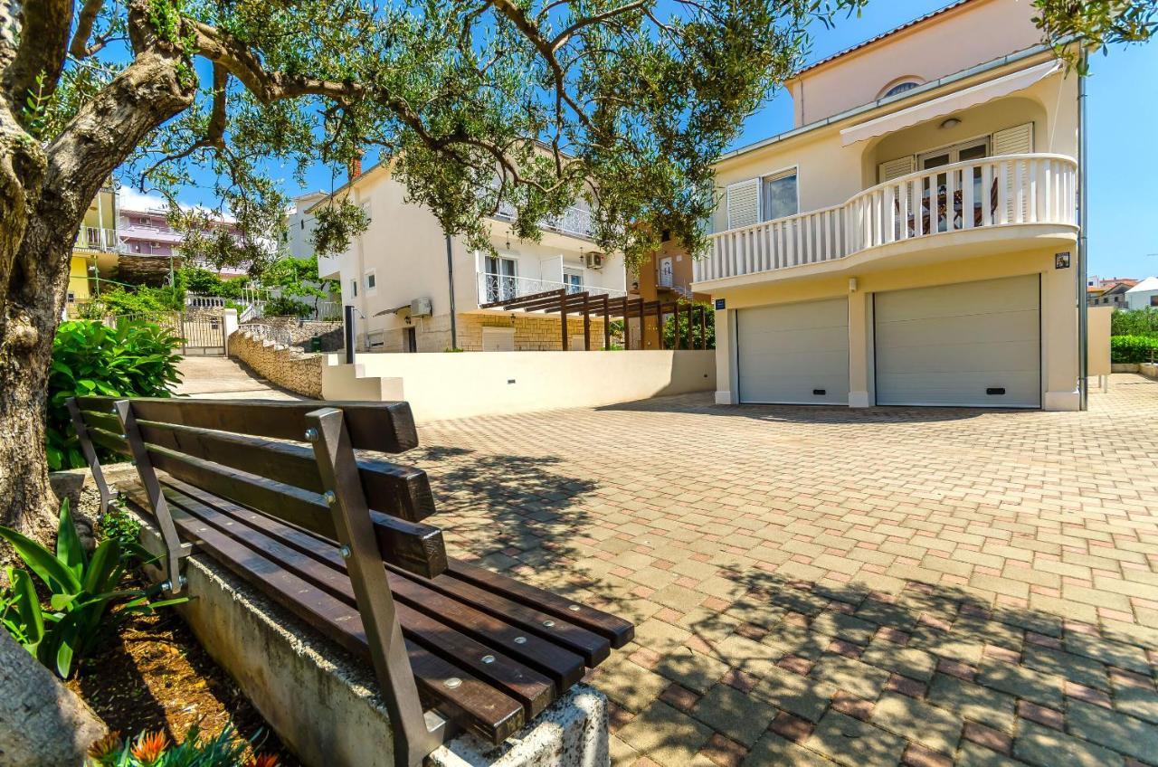 Apartments And Room Maestral Trogir Exterior foto