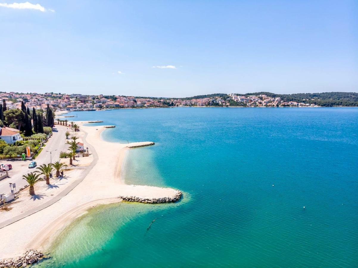 Apartments And Room Maestral Trogir Exterior foto